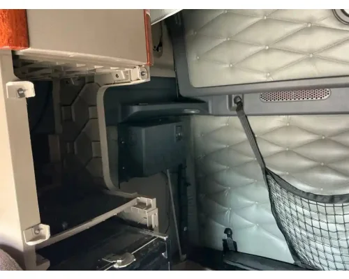 FREIGHTLINER Cascadia 125 Cab Assembly