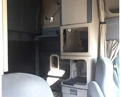 FREIGHTLINER Cascadia 125 Cab Assembly