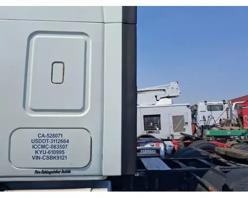 FREIGHTLINER Cascadia 125 CabSleeper Fairing