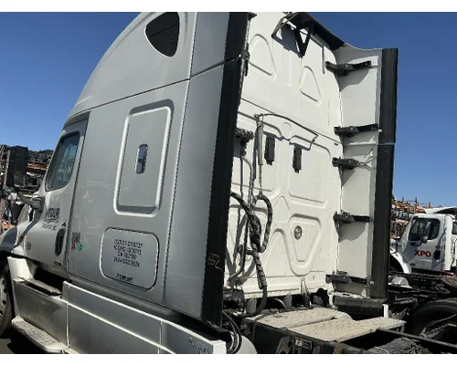 FREIGHTLINER Cascadia 125 CabSleeper Fairing