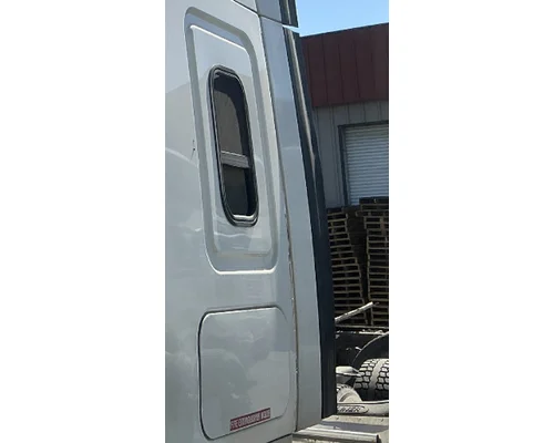 FREIGHTLINER Cascadia 125 CabSleeper Fairing