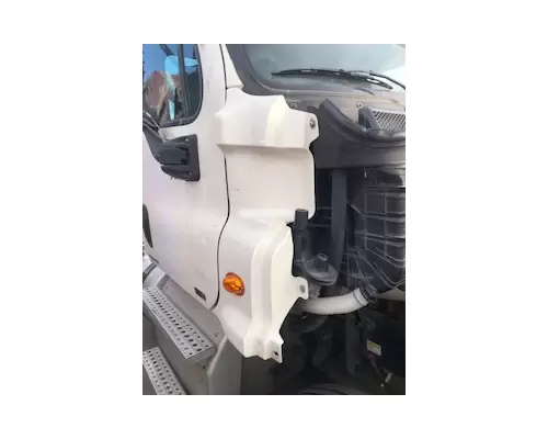 FREIGHTLINER Cascadia 125 Cowl