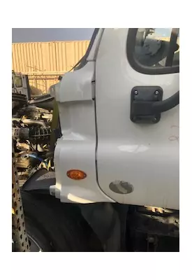 FREIGHTLINER Cascadia 125 Cowl