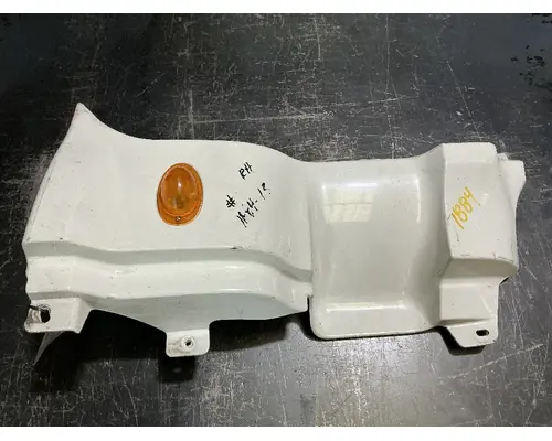 FREIGHTLINER Cascadia 125 Cowl