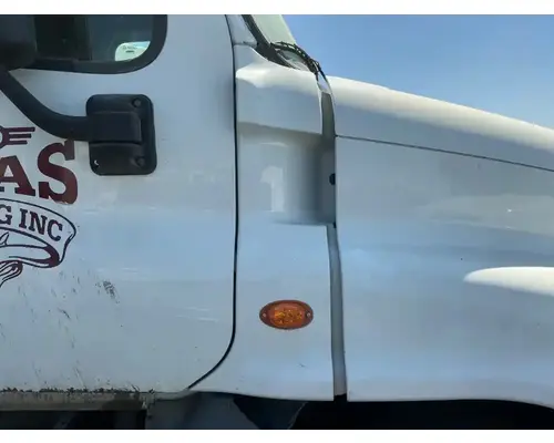 FREIGHTLINER Cascadia 125 Cowl