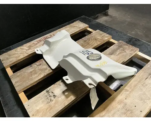 FREIGHTLINER Cascadia 125 Cowl