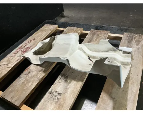 FREIGHTLINER Cascadia 125 Cowl