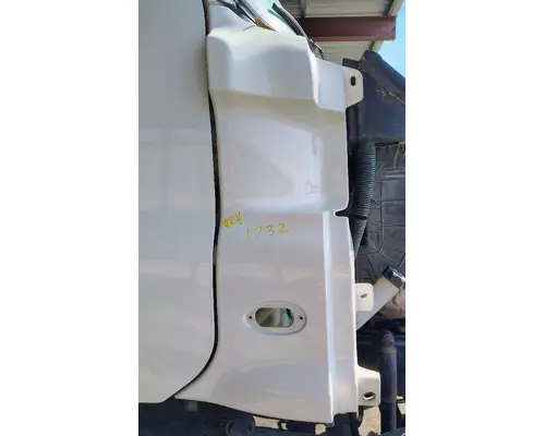 FREIGHTLINER Cascadia 125 Cowl