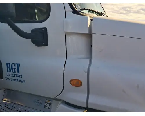 FREIGHTLINER Cascadia 125 Cowl