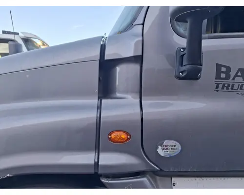 FREIGHTLINER Cascadia 125 Cowl