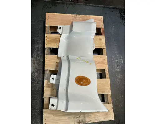 FREIGHTLINER Cascadia 125 Cowl