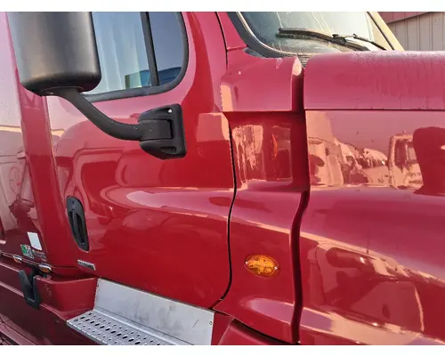 FREIGHTLINER Cascadia 125 Cowl