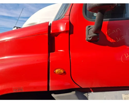 FREIGHTLINER Cascadia 125 Cowl