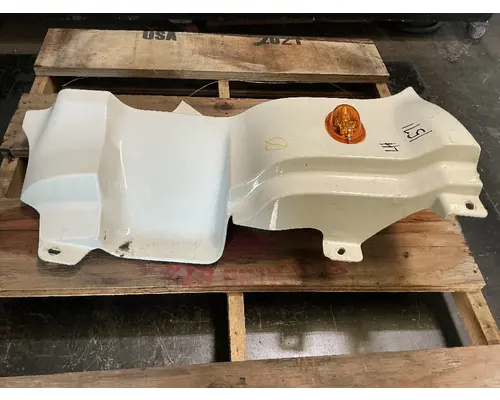 FREIGHTLINER Cascadia 125 Cowl