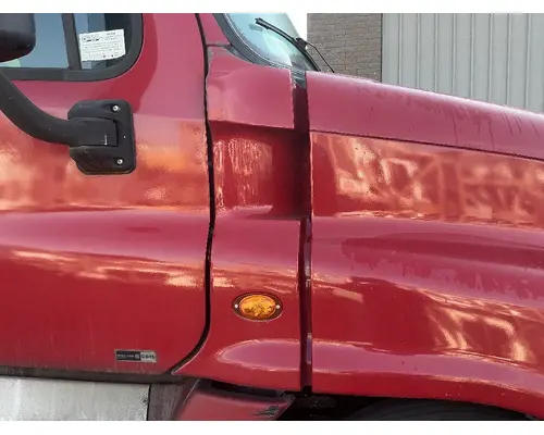 FREIGHTLINER Cascadia 125 Cowl