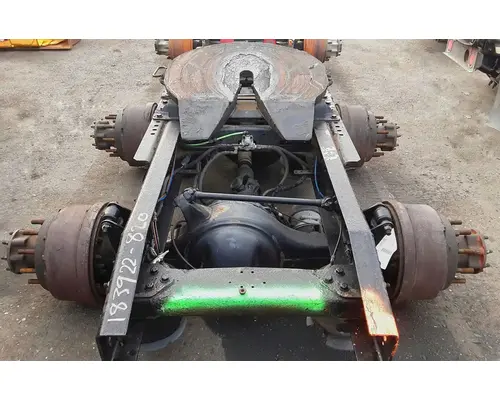 FREIGHTLINER Cascadia 125 Cutoff Tandem Axle