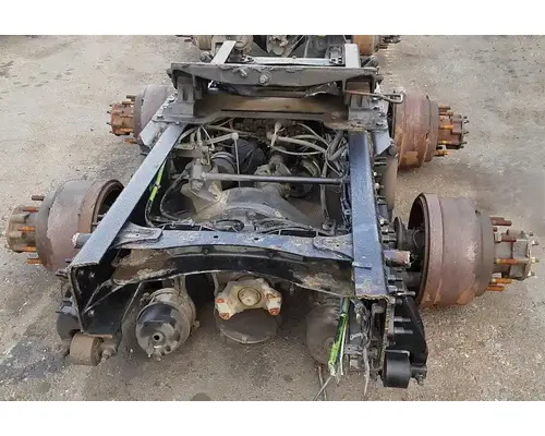 FREIGHTLINER Cascadia 125 Cutoff Tandem Axle