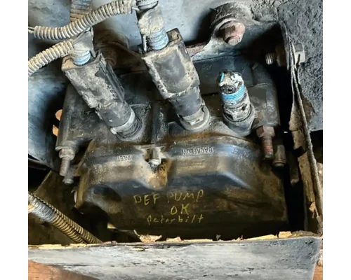 FREIGHTLINER Cascadia 125 DEF Pump