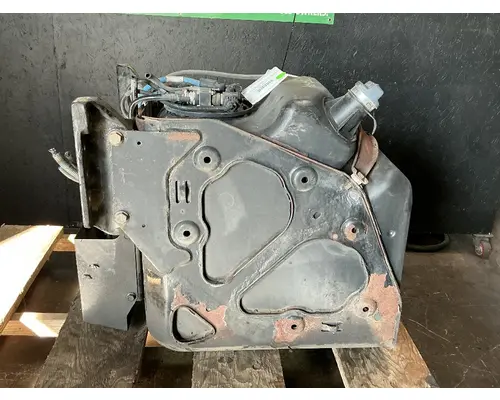 FREIGHTLINER Cascadia 125 DEF Tank