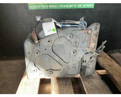 FREIGHTLINER Cascadia 125 DEF Tank