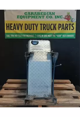 FREIGHTLINER Cascadia 125 DEF Tank