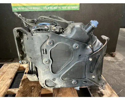 FREIGHTLINER Cascadia 125 DEF Tank