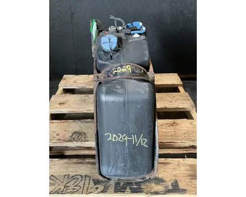 FREIGHTLINER Cascadia 125 DEF Tank