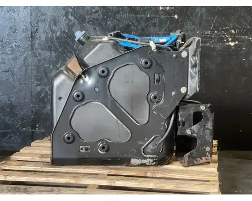 FREIGHTLINER Cascadia 125 DEF Tank