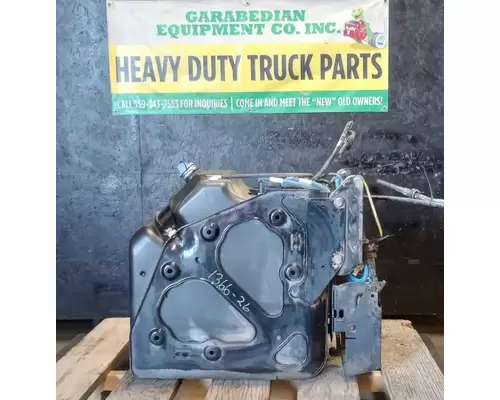 FREIGHTLINER Cascadia 125 DEF Tank