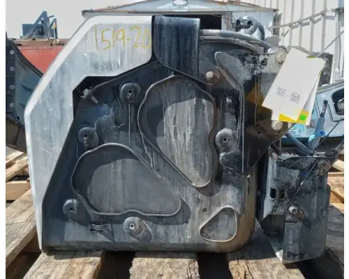 FREIGHTLINER Cascadia 125 DEF Tank