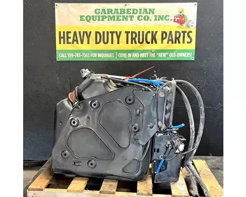 FREIGHTLINER Cascadia 125 DEF Tank