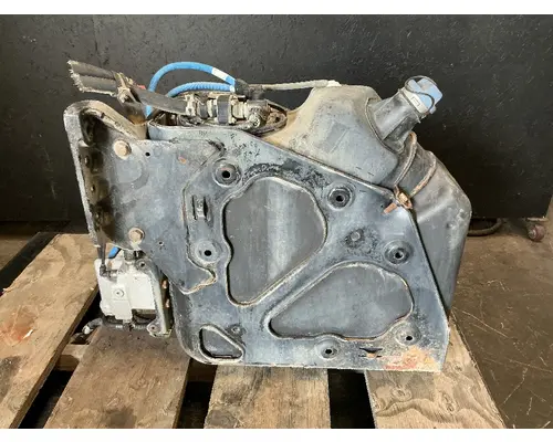 FREIGHTLINER Cascadia 125 DEF Tank