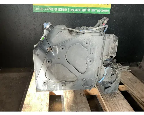 FREIGHTLINER Cascadia 125 DEF Tank