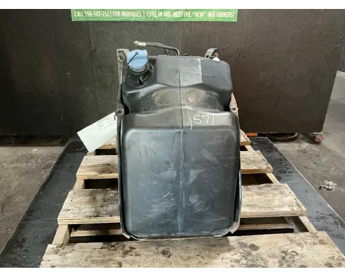 FREIGHTLINER Cascadia 125 DEF Tank