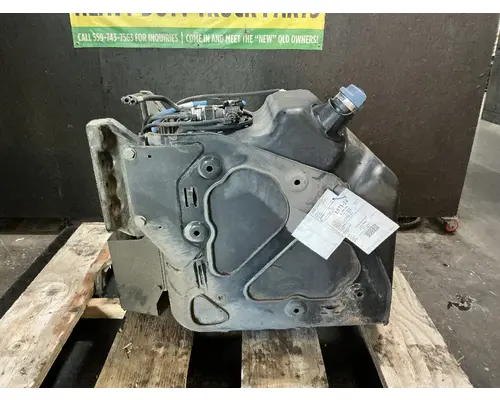 FREIGHTLINER Cascadia 125 DEF Tank