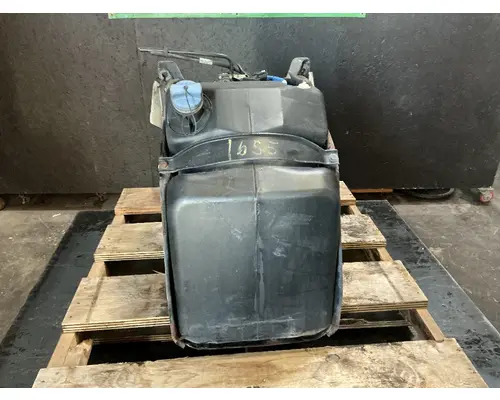 FREIGHTLINER Cascadia 125 DEF Tank