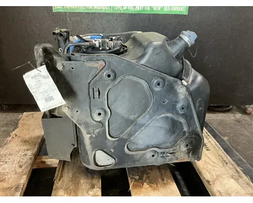 FREIGHTLINER Cascadia 125 DEF Tank