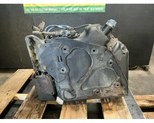 FREIGHTLINER Cascadia 125 DEF Tank