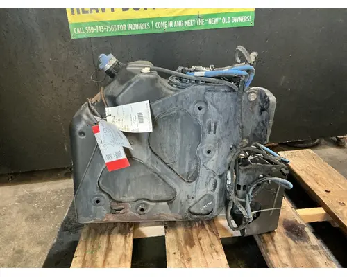 FREIGHTLINER Cascadia 125 DEF Tank