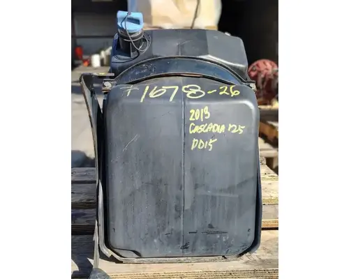 FREIGHTLINER Cascadia 125 DEF Tank