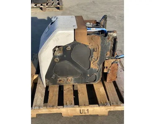 FREIGHTLINER Cascadia 125 DPF (Diesel Particulate Filter)