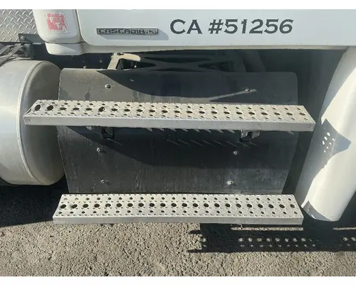 FREIGHTLINER Cascadia 125 DPF (Diesel Particulate Filter)