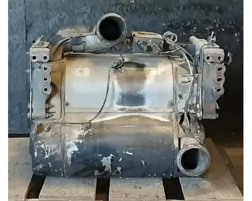 FREIGHTLINER Cascadia 125 DPF (Diesel Particulate Filter)