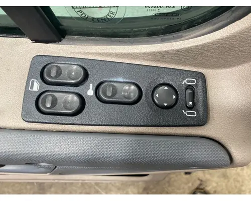 FREIGHTLINER Cascadia 125 Door Assembly, Front