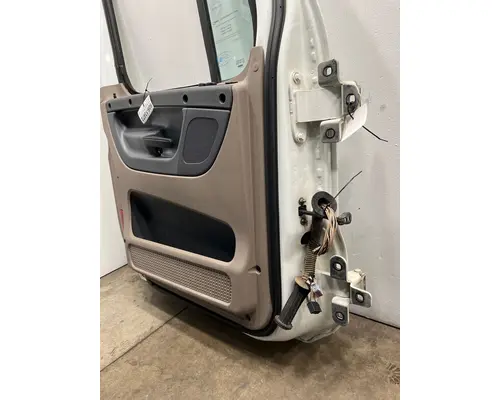 FREIGHTLINER Cascadia 125 Door Assembly, Front