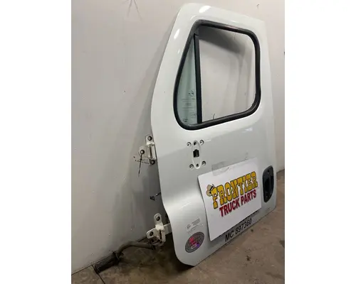 FREIGHTLINER Cascadia 125 Door Assembly, Front