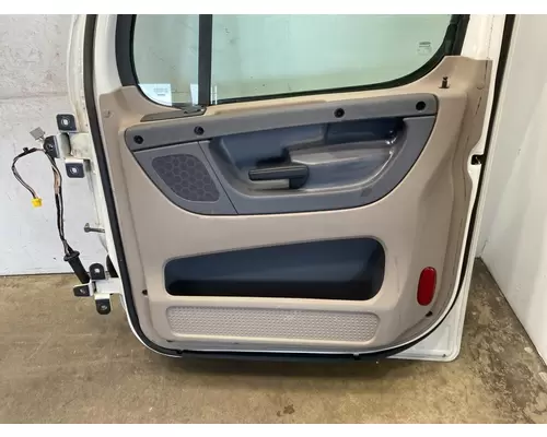 FREIGHTLINER Cascadia 125 Door Assembly, Front