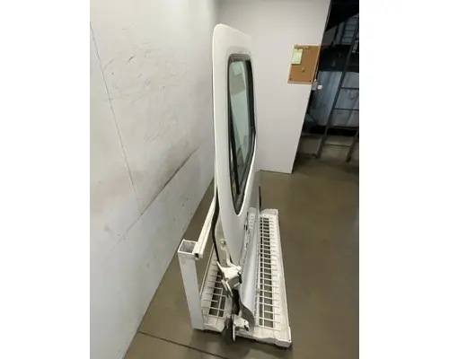 FREIGHTLINER Cascadia 125 Door Assembly, Front