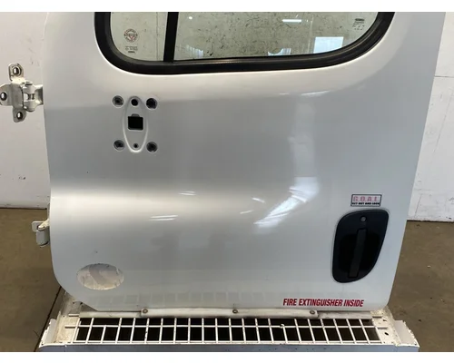 FREIGHTLINER Cascadia 125 Door Assembly, Front