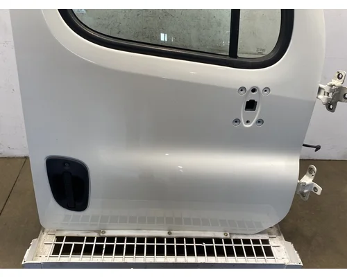 FREIGHTLINER Cascadia 125 Door Assembly, Front